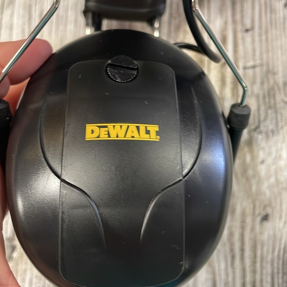 NWOT DEWALT AM FM HEADPHONES - Picture 2 of 6